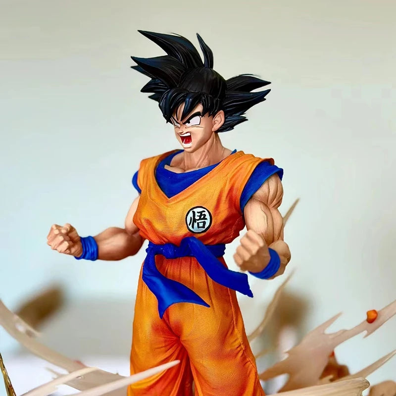 Son Goku Super Saiyan Action Figure - Image 2