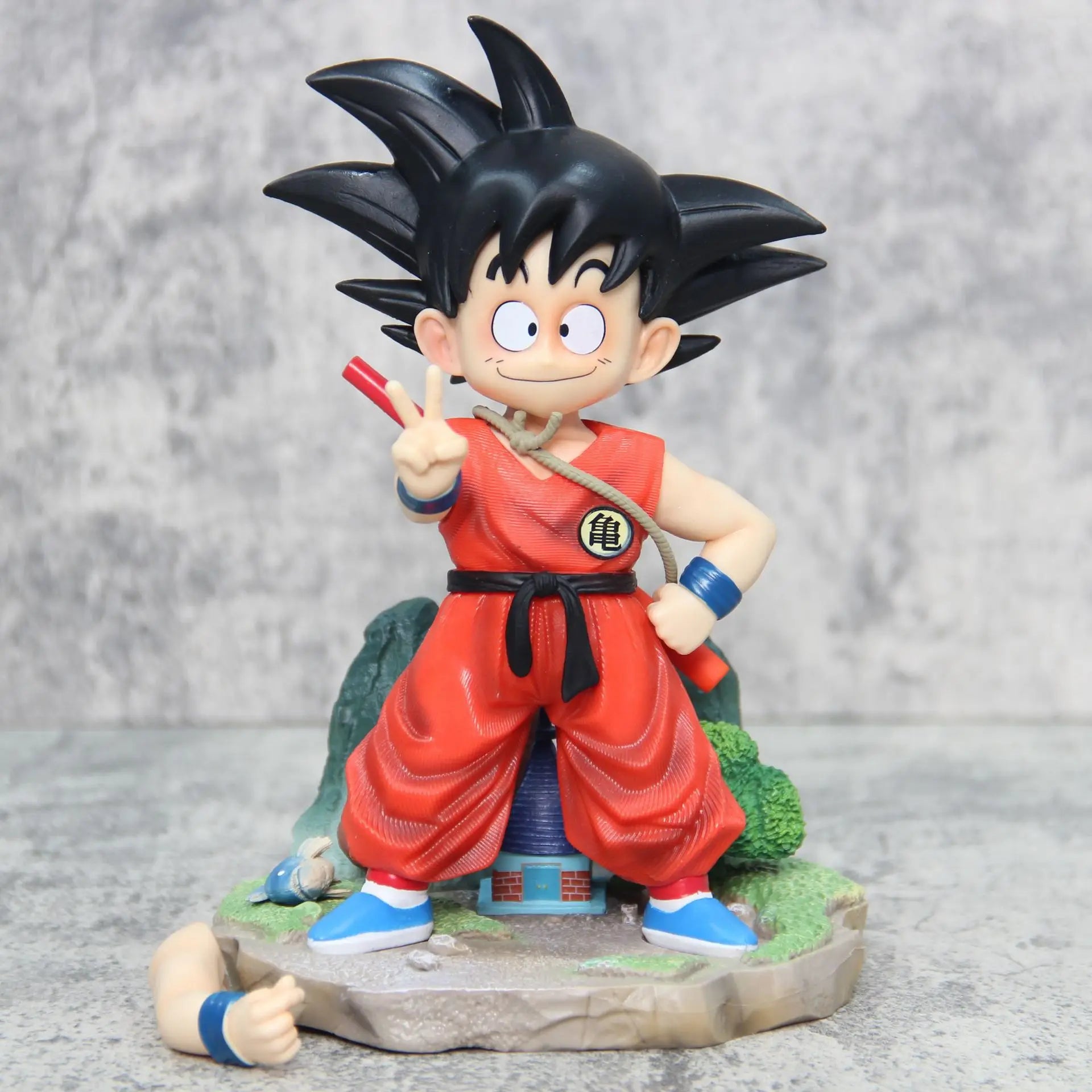 19cm Super Saiyan Goku Heart Gesture Figure